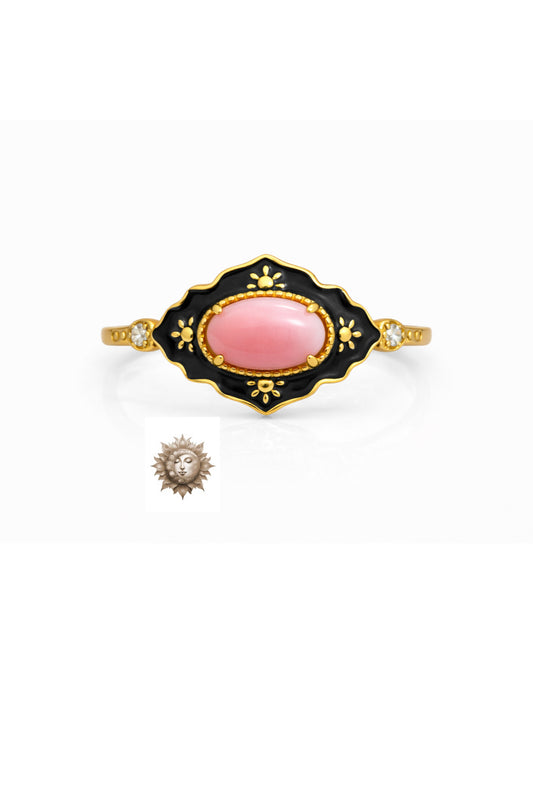 Pink Conch Shell with Black Enamel Accent Adjustable 18 Carat Gold 925 Sterling Silver Ring