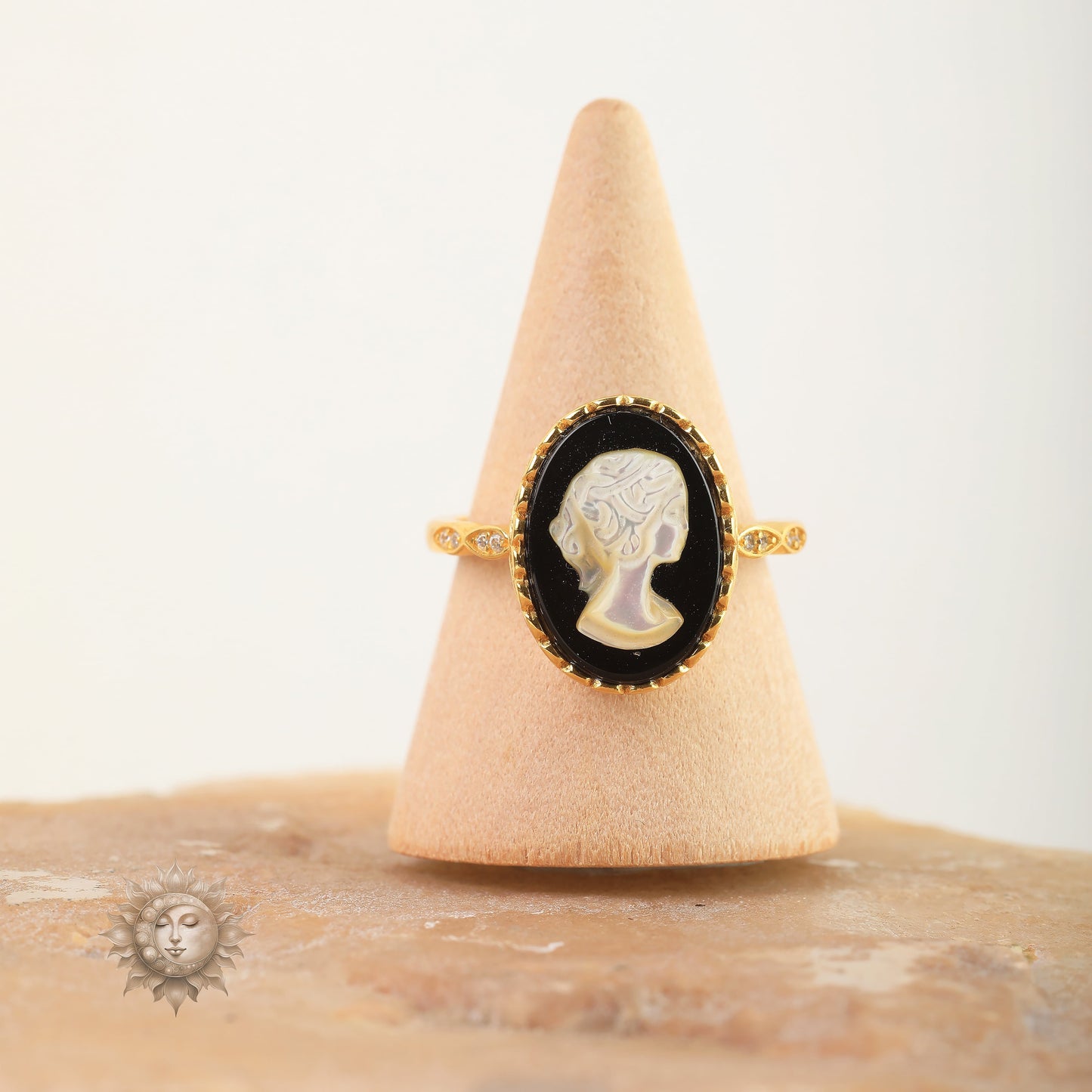 Shell Cameo Feature Ring